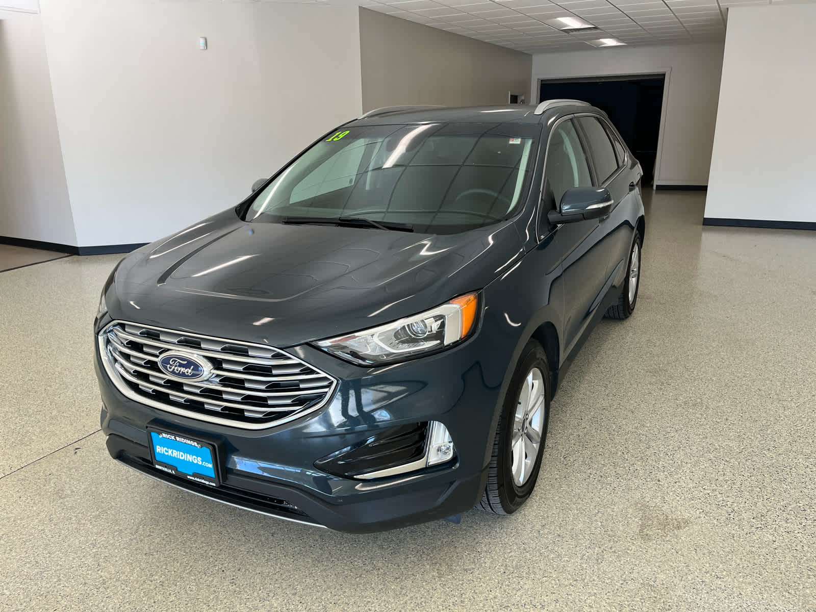 2019 Ford Edge SEL's photo