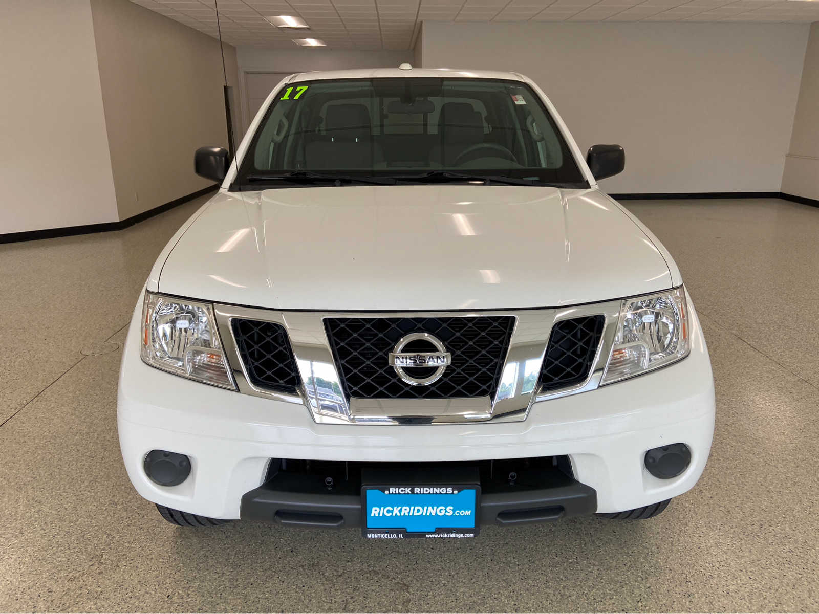 Used 2017 Nissan Frontier SV with VIN 1N6AD0EV6HN700100 for sale in Monticello, IL