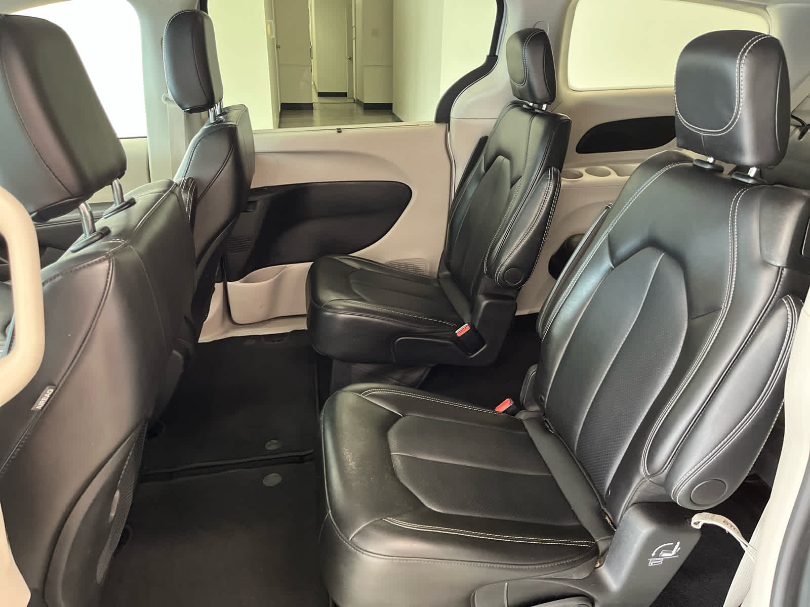 2024 Chrysler Pacifica Touring L - Photo 15