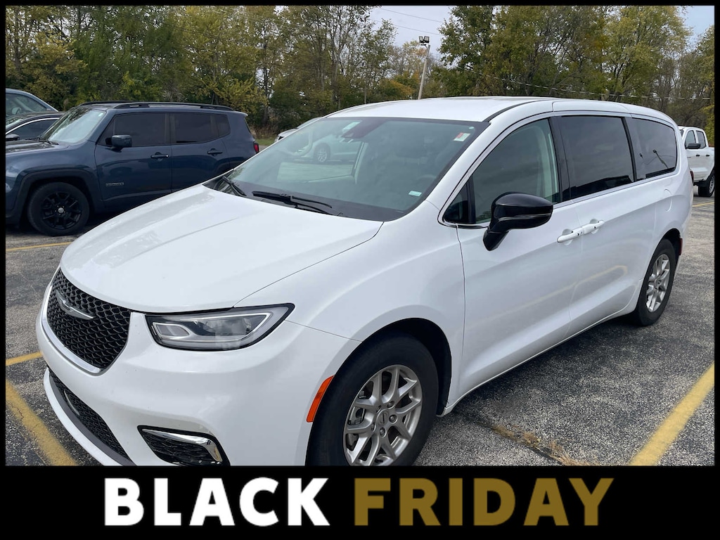 Used 2024 Chrysler Pacifica Touring L FWD