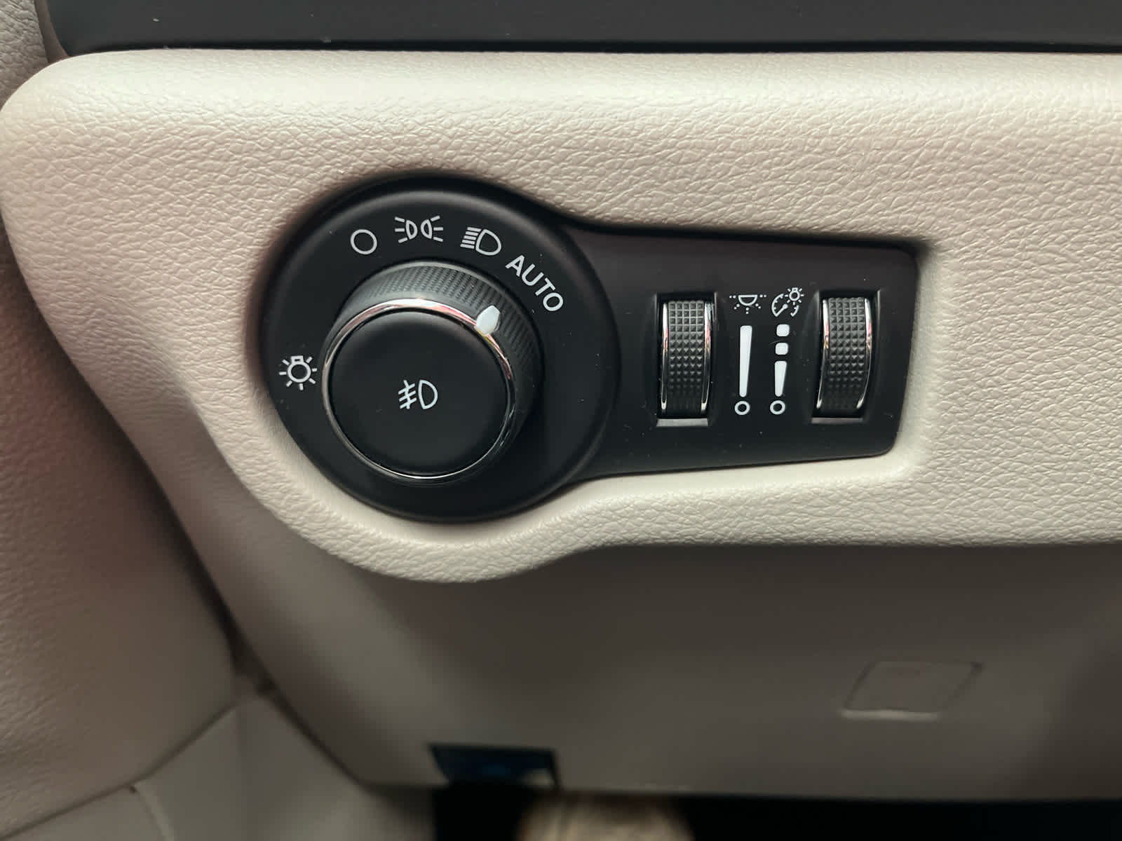 2024 Chrysler Pacifica Touring L - Photo 22