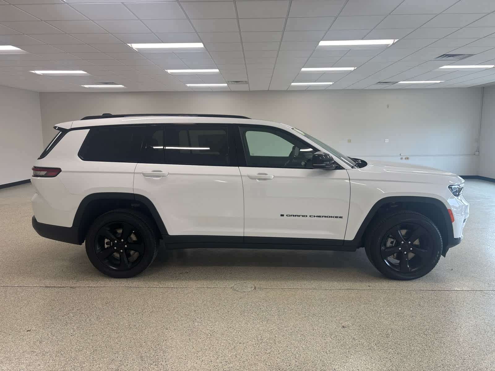 2025 Jeep Grand Cherokee Altitude X photo 4