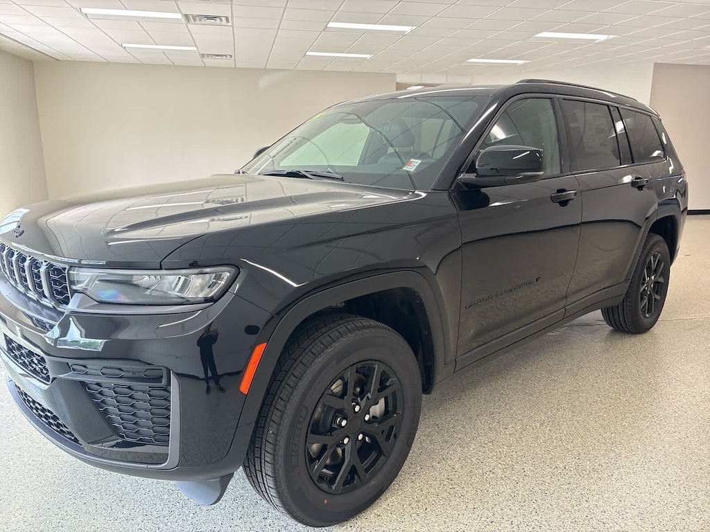 New 2026 Jeep Grand Cherokee L LAREDO ALTITUDE 4X4 Sport Utility