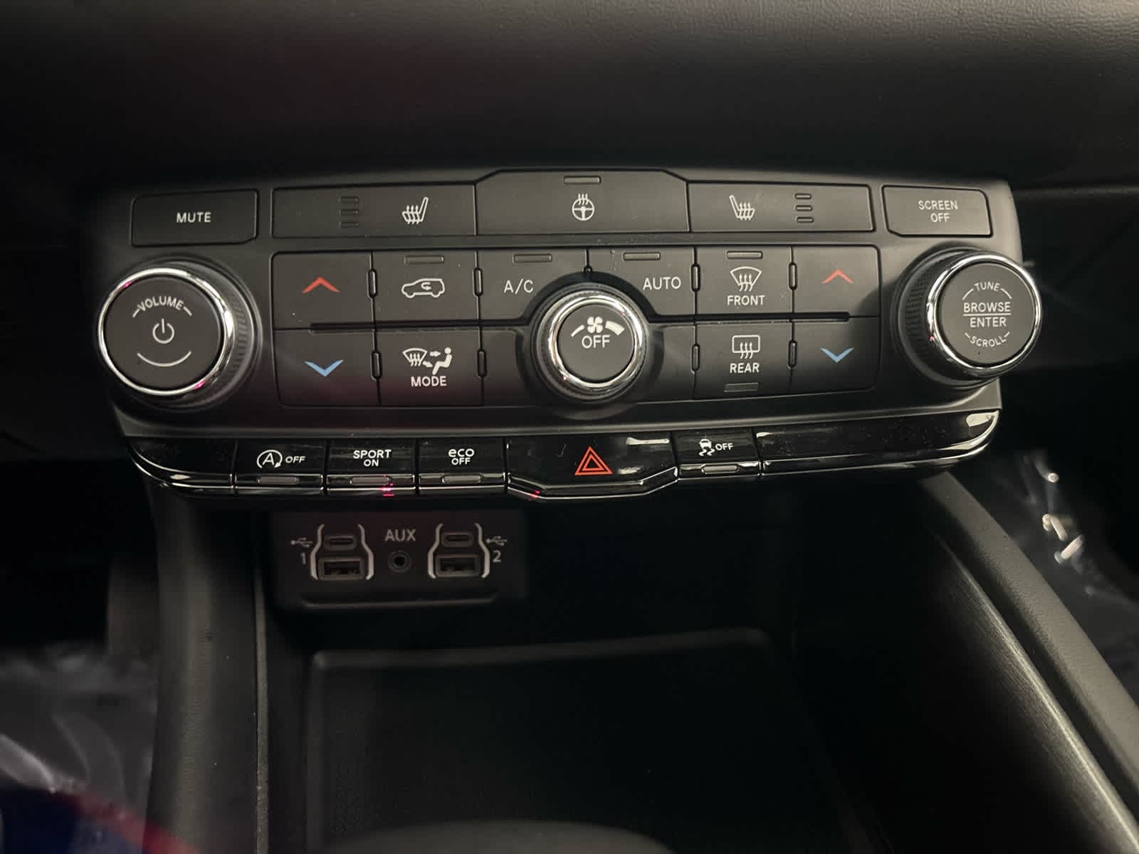 2024 Dodge Durango SXT - Photo 32