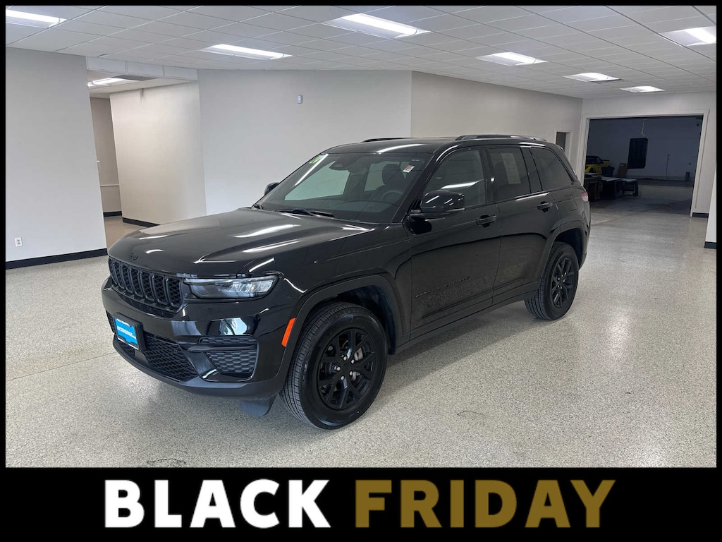 Used 2024 Jeep Grand Cherokee Altitude X 4x4