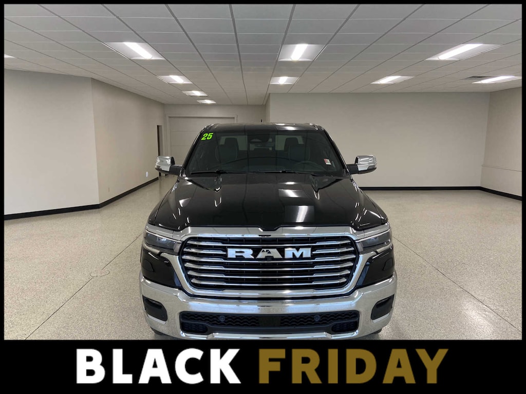 New 2025 Ram 1500 LARAMIE CREW CAB 4X4 5'7 BOX Pickup
