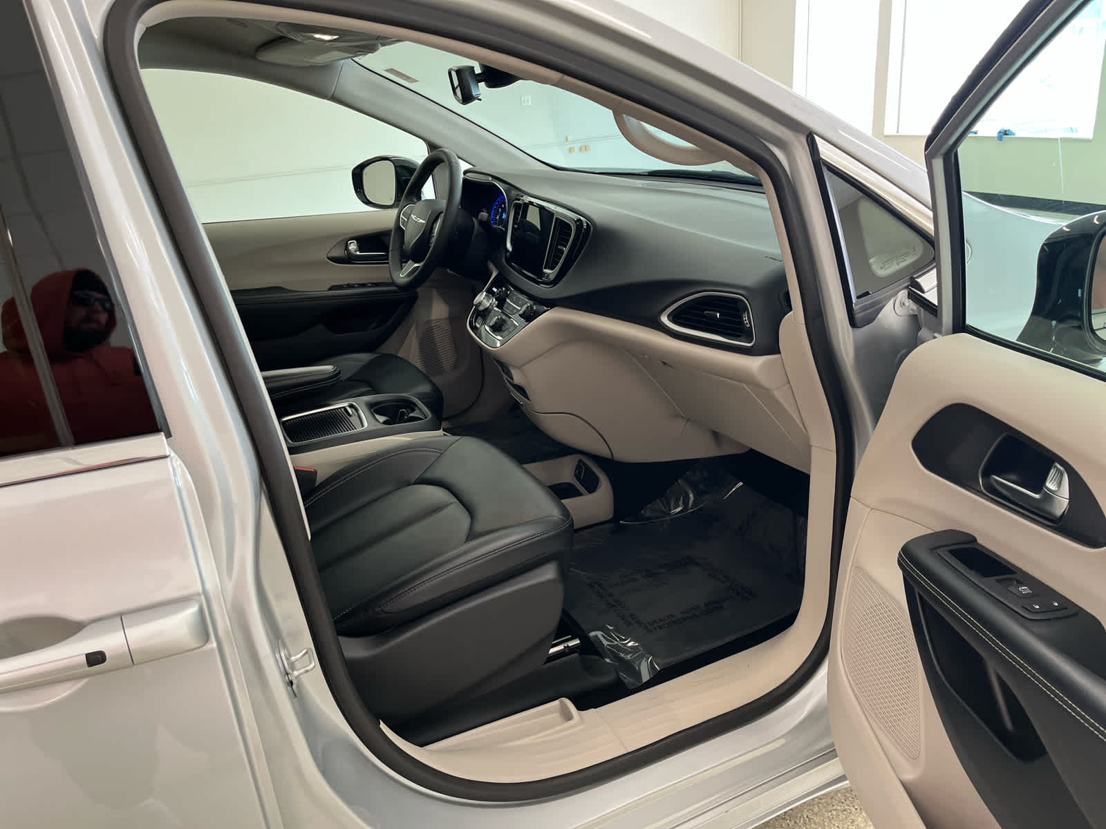 2024 Chrysler Pacifica Touring L - Photo 20