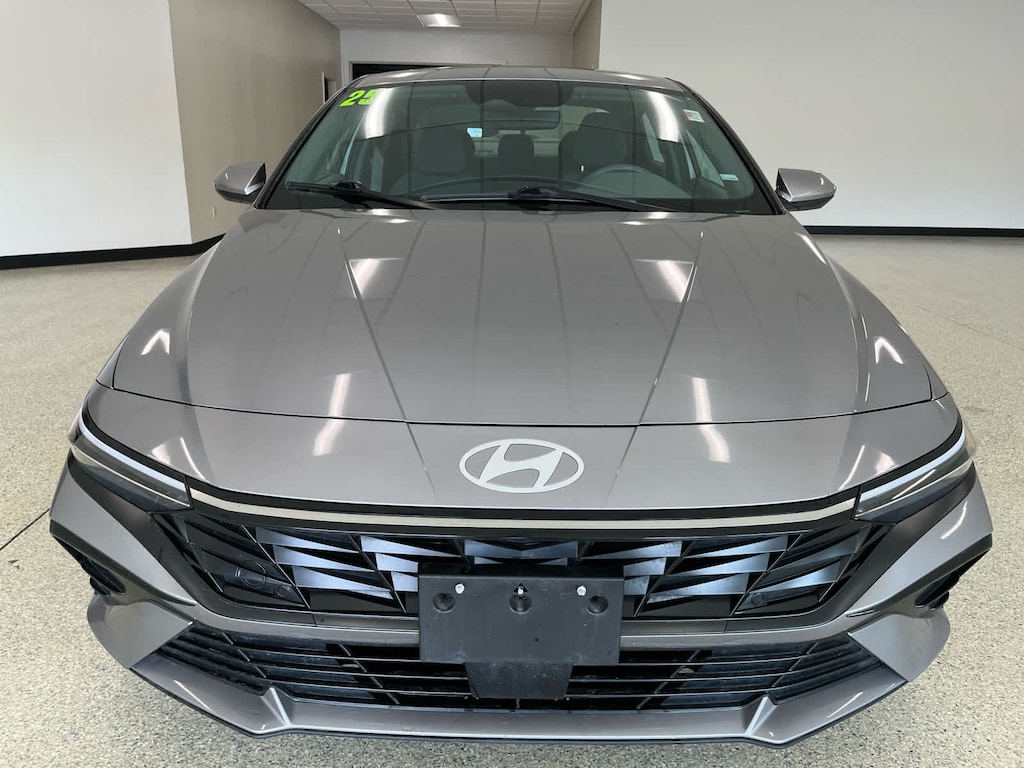 Used 2025 Hyundai Elantra SEL Convenience IVT