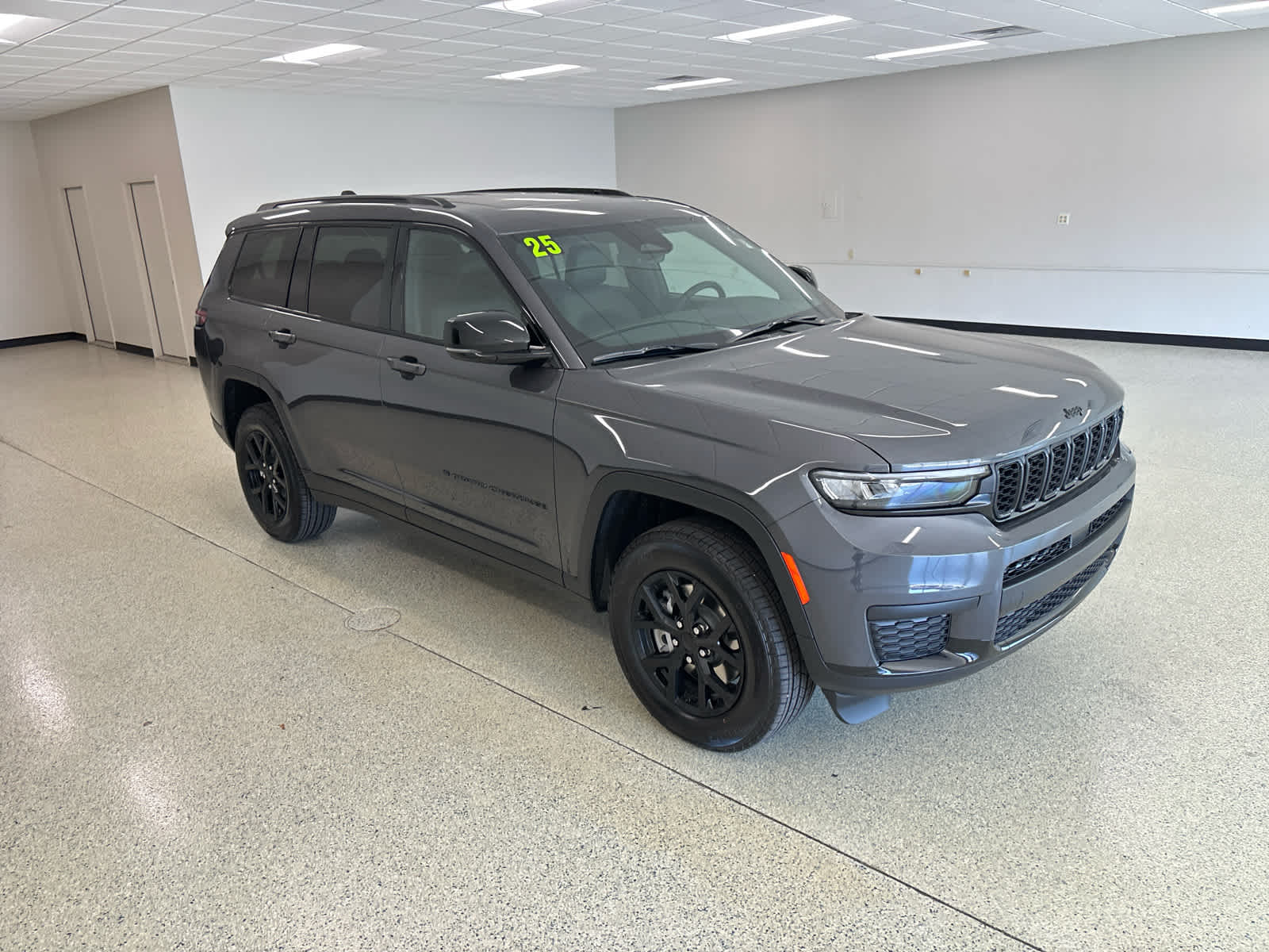 2025 Jeep Grand Cherokee Altitude X photo 3
