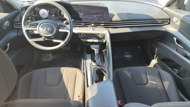 2024 Hyundai Elantra SEL - Photo 17