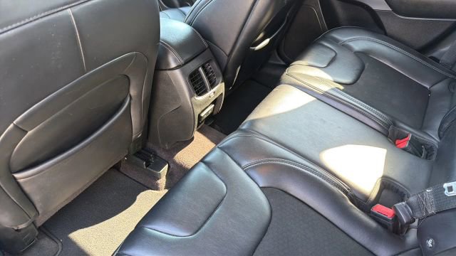 2019 Jeep Cherokee Latitude Plus - Photo 18