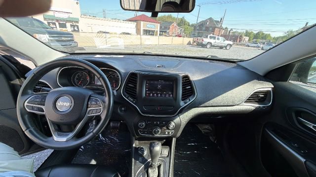 2019 Jeep Cherokee Latitude Plus - Photo 17