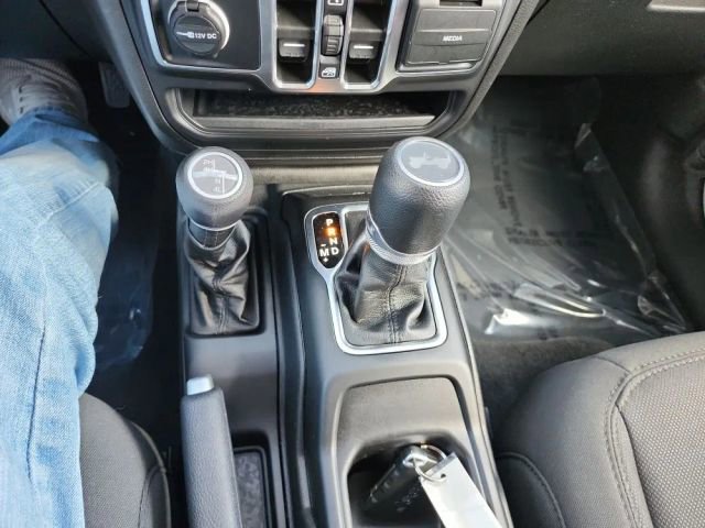 2023 Jeep Wrangler 4-Door Willys - Photo 20