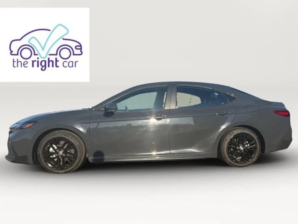 Used 2025 Toyota Camry SE Sedan 4D Sedan