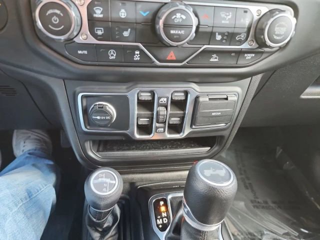 2023 Jeep Wrangler 4-Door Willys - Photo 19