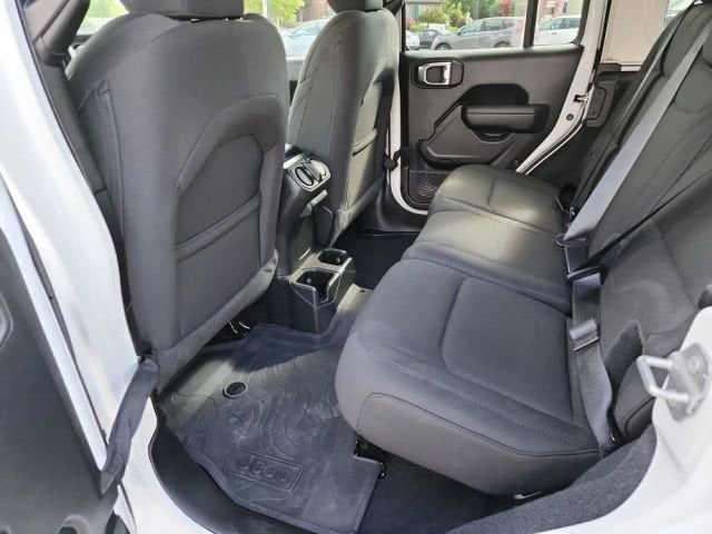 2023 Jeep Wrangler 4-Door Willys - Photo 10