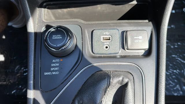 2019 Jeep Cherokee Latitude Plus - Photo 15