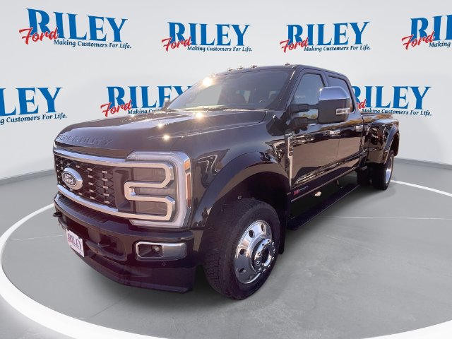 2027 Ford F-450SD Platinum Truck