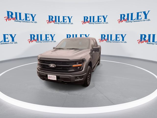 2025 Ford F-150 XLT photo 3