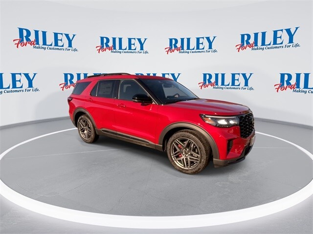 2025 Ford Explorer ST photo 2