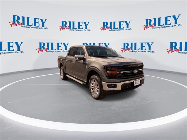 2025 Ford F-150 XLT photo 2