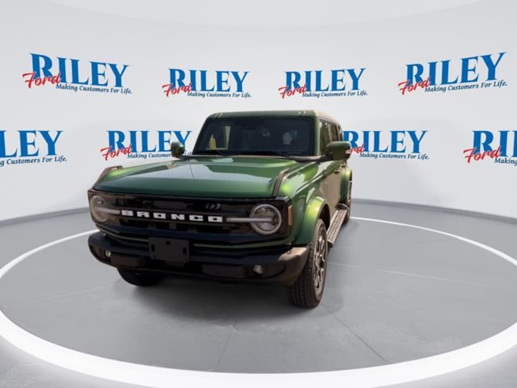 New 2025 Ford Bronco Outer Banks SUV