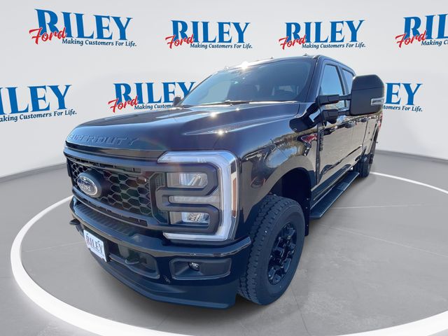 2026 Ford F-350 Super Duty XL's photo