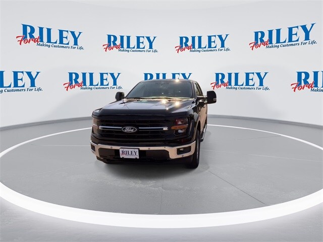 2025 Ford F-150 XLT photo 3