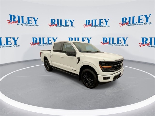 2025 Ford F-150 XLT photo 3