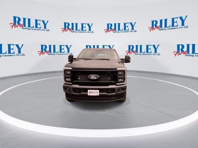New 2027 Ford F-350SD Lariat Truck
