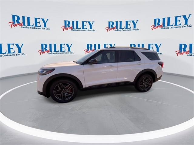 2025 Ford Explorer ST-Line photo 4