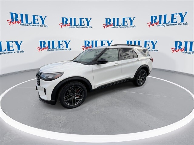 2025 Ford Explorer ST photo 4