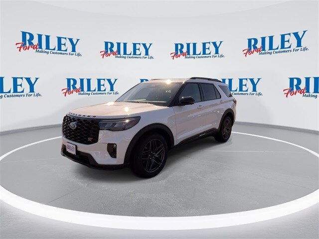 2025 Ford Explorer ST photo 4