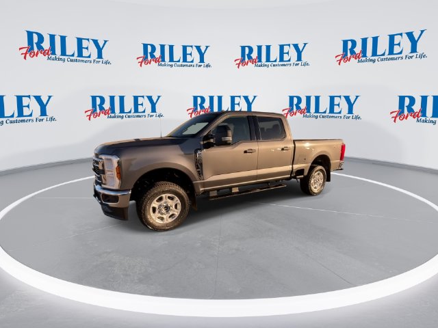 New 2027 Ford F-250SD XLT Truck