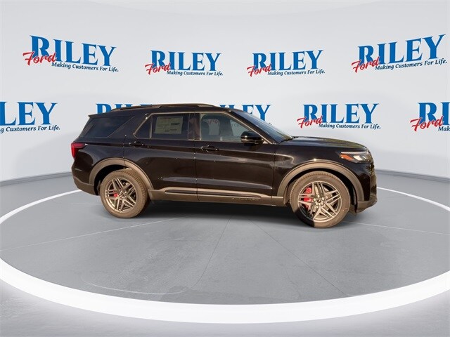 2025 Ford Explorer ST photo 3
