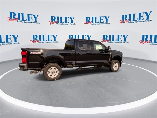 2026 Ford F-250 XLT photo 2