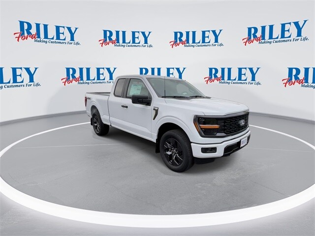 2025 Ford F-150 STX photo 2