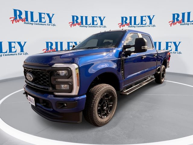 2026 Ford F-350 Super Duty XL's photo