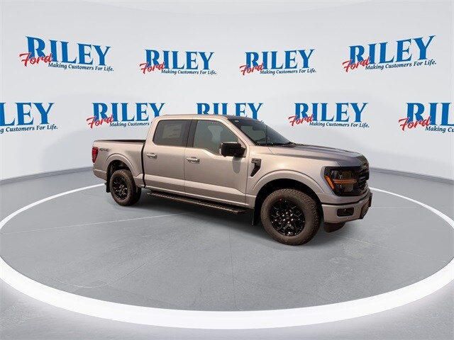 2025 Ford F-150 XLT photo 2