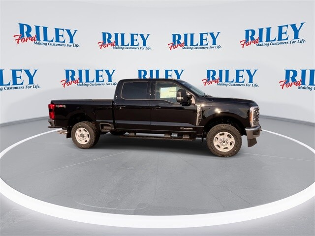 2026 Ford F-250 XLT photo 3