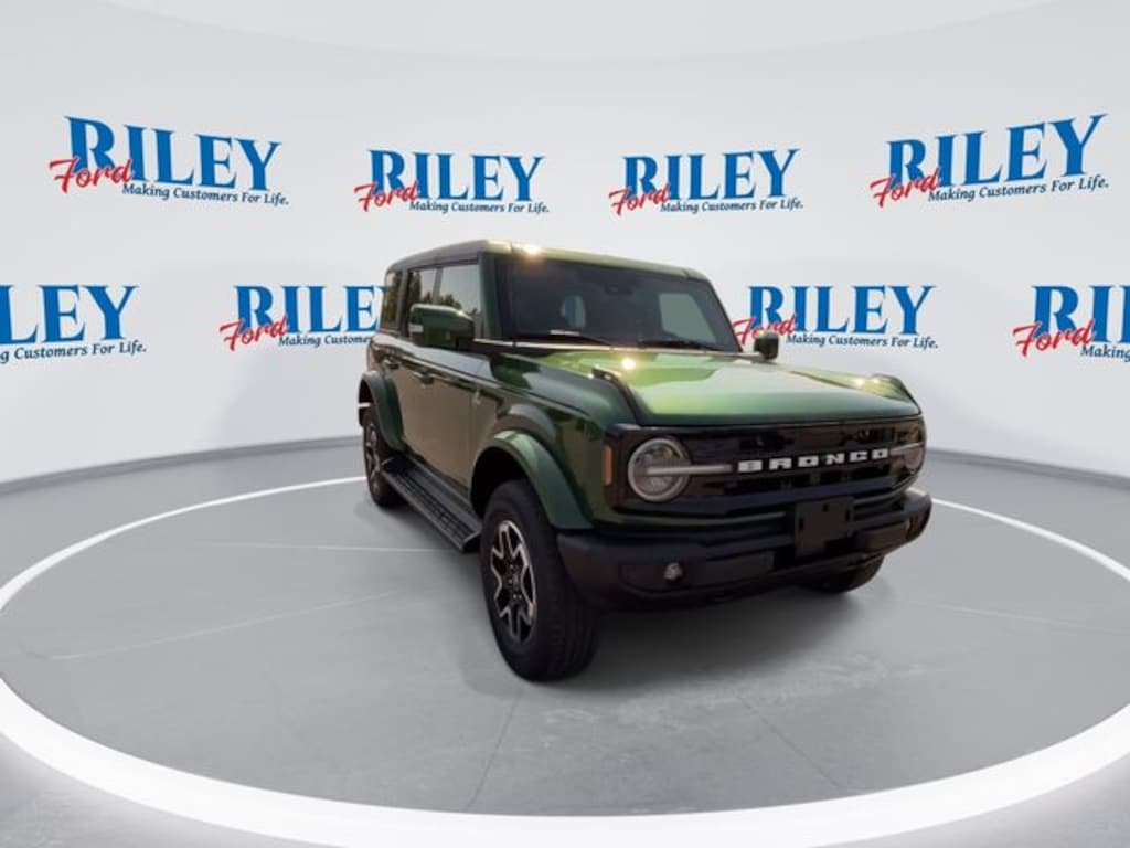 New 2025 Ford Bronco Outer Banks SUV