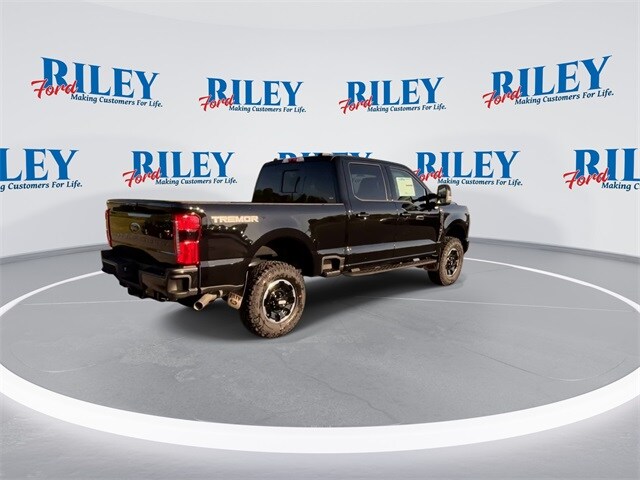 2026 Ford F-250 photo 2