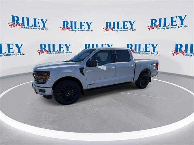 2025 Ford F-150 XLT photo 2
