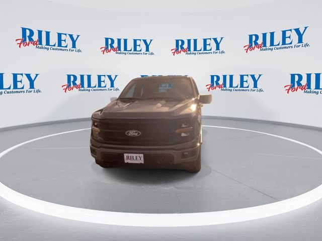 2025 Ford F-150 XLT photo 2