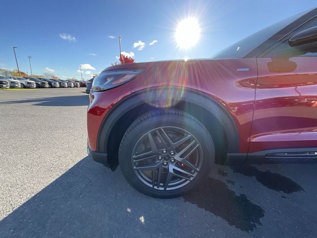 2026 Ford Explorer ST-Line - Photo 10