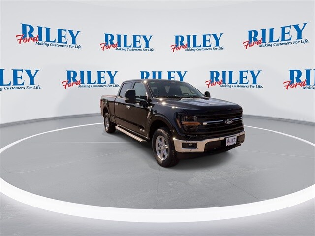 2025 Ford F-150 XLT photo 2
