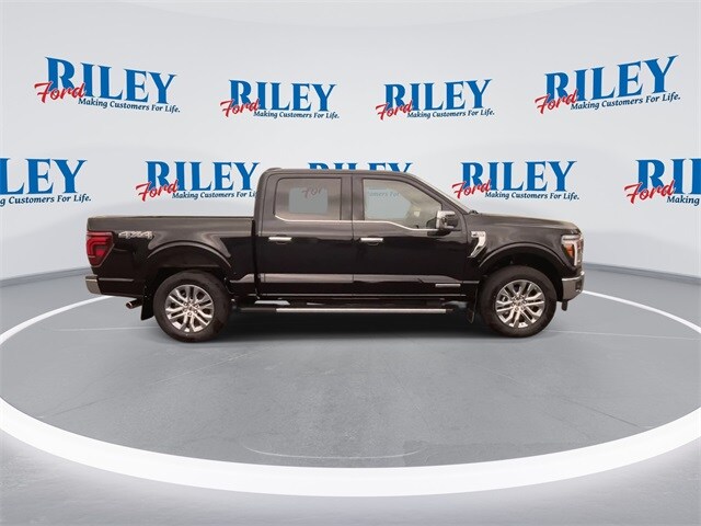 2025 Ford F-150 Lariat photo 3