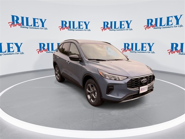 2025 Ford Escape ST-Line photo 2