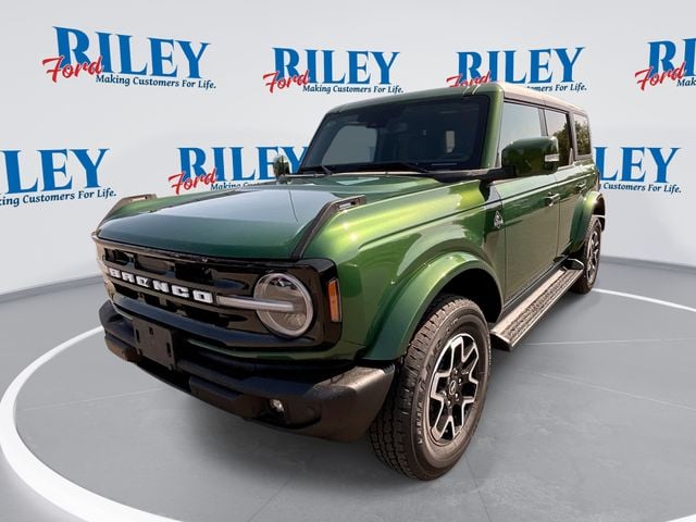 2025 Ford Bronco 4-Door Outer Banks's photo
