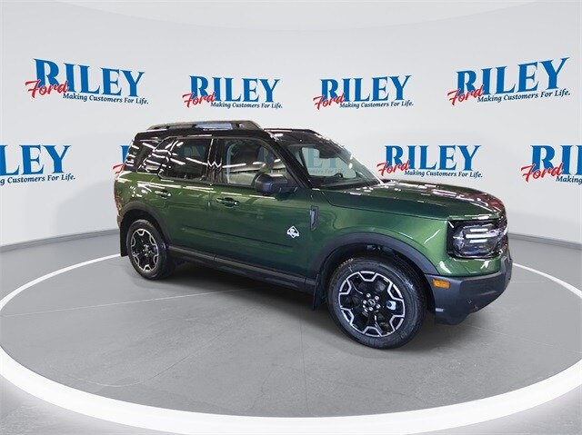 2025 Ford Bronco Sport Outer Banks photo 2